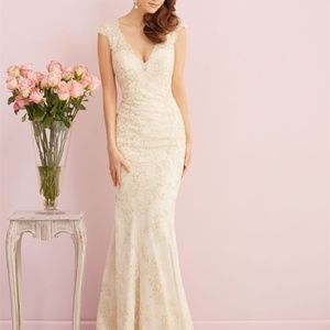 NEW Sposa Wedding Dress